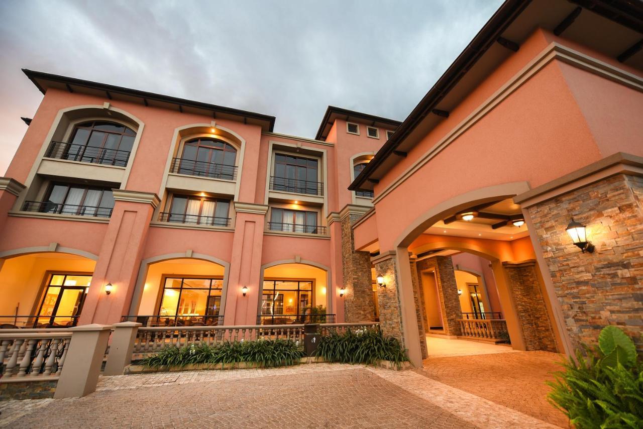 Mestil Hotel & Residences Kampala Luaran gambar