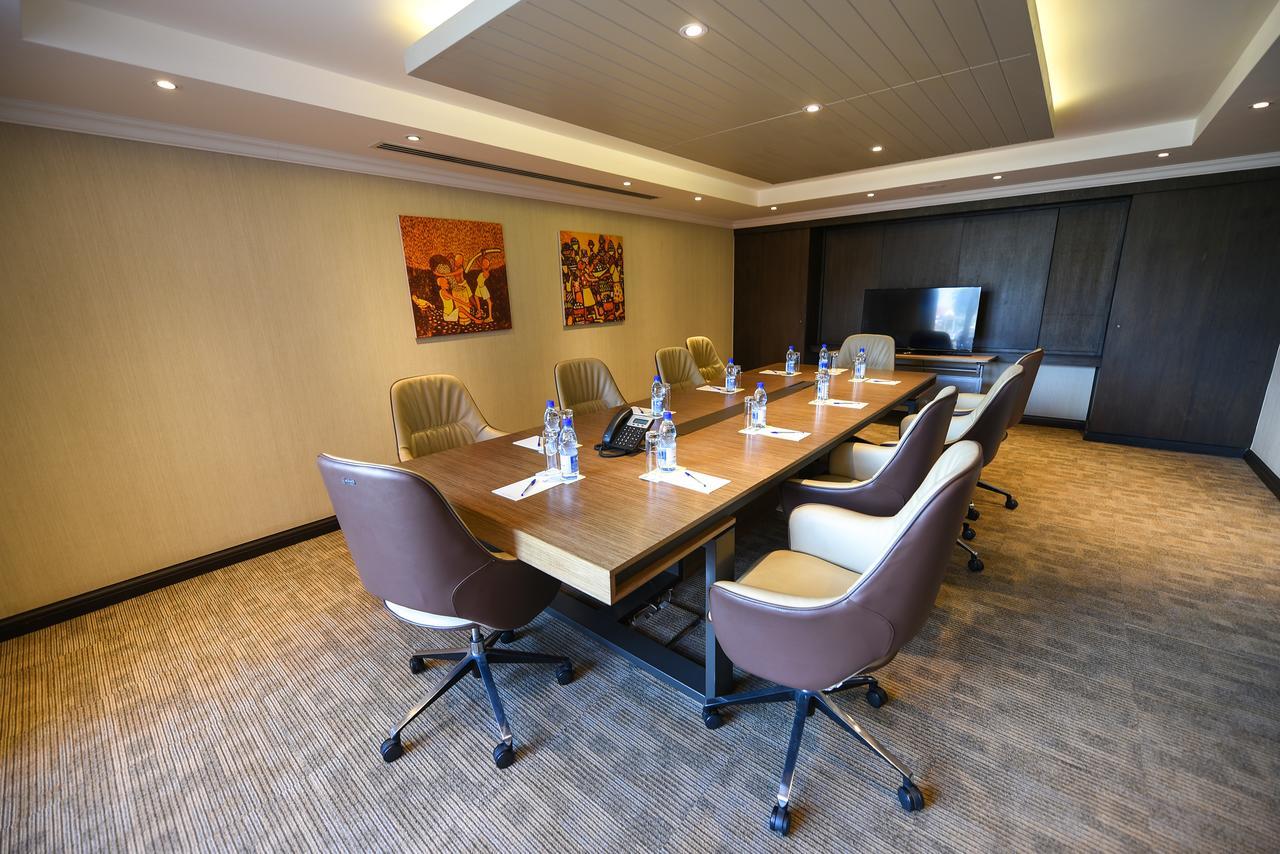 Mestil Hotel & Residences Kampala Luaran gambar