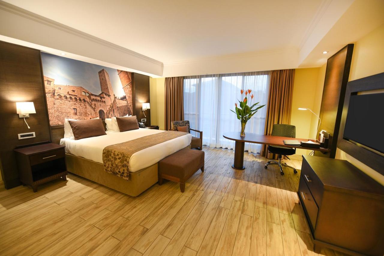 Mestil Hotel & Residences Kampala Luaran gambar