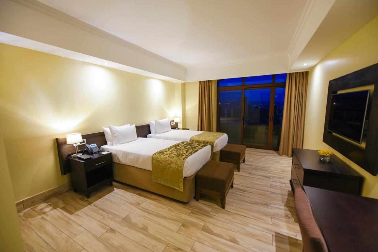 Mestil Hotel & Residences Kampala Luaran gambar